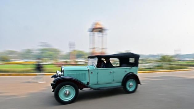 A vintage car cruises by India Gate during the 21 Gun Salute Vintage Car Rally in New Delhi on Saturday, February 17, 2018. (Anushree Fadnavis / HT Photo) A vintage car cruises by India Gate during the 21 Gun Salute Vintage Car Rally in New Delhi on Saturday, February 17, 2018. (Anushree Fadnavis / HT Photo)