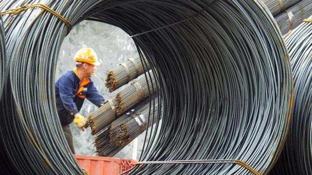 The department recommended at least 24% tariff on steel products from all countries and 7% on all aluminium imports.(Reuters File Photo)