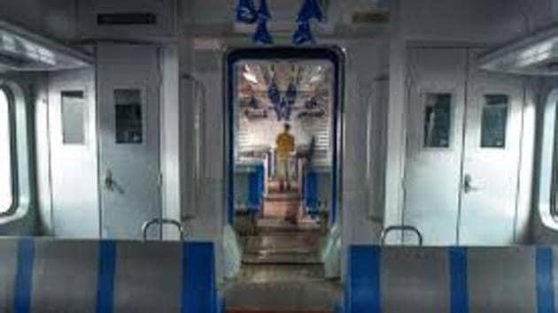 A fight broke out between two ticket checkers and passengers on Mumbai’s AC local on Friday. (HT File (Representational Image)) A fight broke out between two ticket checkers and passengers on Mumbai’s AC local on Friday. (HT File (Representational Image))