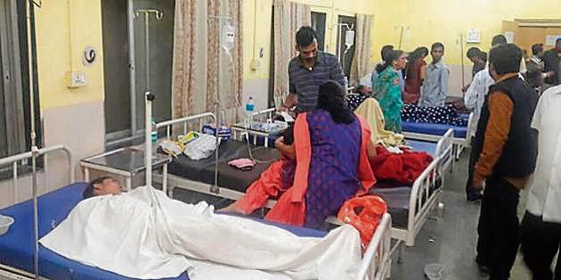 Around 100 guests have fallen ill after consuming carrot halwa at a wedding on Sunday afternoon. (HT Photo) Around 100 guests have fallen ill after consuming carrot halwa at a wedding on Sunday afternoon. (HT Photo)