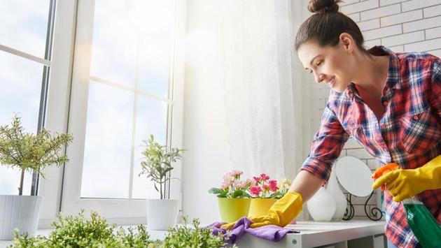 Cleaning products linked to poorer lung function - BBC News