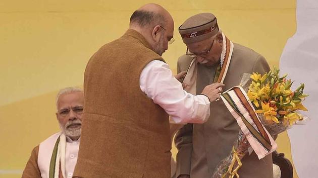 BJP Senior Leader L K Advani being greeted by BJP President Amit Shah during inauguration of the new BJP headquarters at Deen Dayal Upadhyay Marg, in New Delhi. (Sonu Mehta / HT Photo) BJP Senior Leader L K Advani being greeted by BJP President Amit Shah during inauguration of the new BJP headquarters at Deen Dayal Upadhyay Marg, in New Delhi. (Sonu Mehta / HT Photo)
