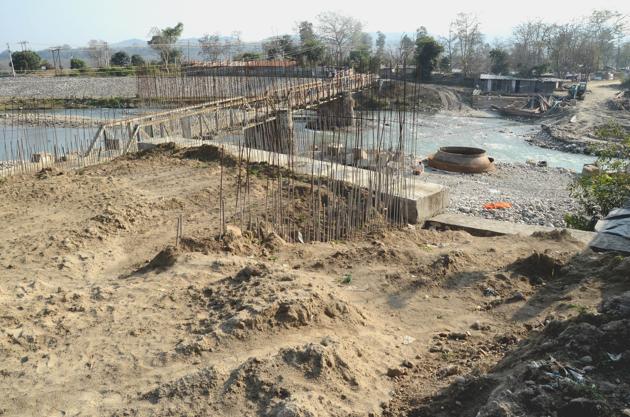 Twenty-two accident-prone zones have been identified on the Haridwar-Narsain-Dehradun stretch of the NH-58 where more than a dozen people were killed in road accidents.(Rameshhwar Gaur/HT Photo.) Twenty-two accident-prone zones have been identified on the Haridwar-Narsain-Dehradun stretch of the NH-58 where more than a dozen people were killed in road accidents.(Rameshhwar Gaur/HT Photo.)