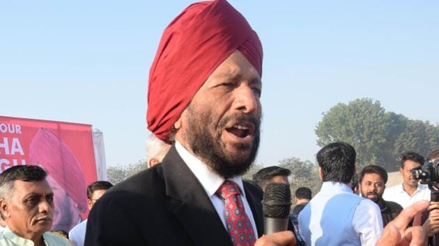 The Padmashree awardee, famously known as The Flying Sikh, was in the city as chief guest for the ‘red marathon’ event at Balewadi.(HT PHOTO)