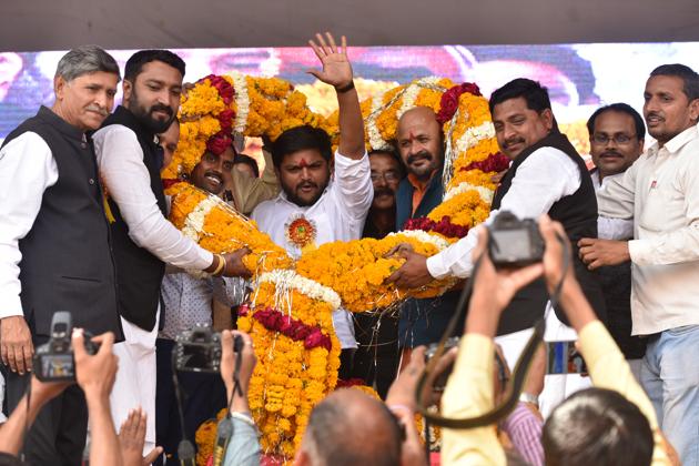 Patidar Anamat Andolan Samiti (PAAS) leader Hardik Patel being welcomed during a public meeting organised to mark the 388th birth anniversary of Chhatrapati Shivaji Maharaj by Kurmi samaj in Bhopal on Monday (February 19, 2018). (Photo by Mujeeb Faruqui/Hindustan Times) (Mujeeb Faruqui/HT Photo) Patidar Anamat Andolan Samiti (PAAS) leader Hardik Patel being welcomed during a public meeting organised to mark the 388th birth anniversary of Chhatrapati Shivaji Maharaj by Kurmi samaj in Bhopal on Monday (February 19, 2018). (Photo by Mujeeb Faruqui/Hindustan Times) (Mujeeb Faruqui/HT Photo)
