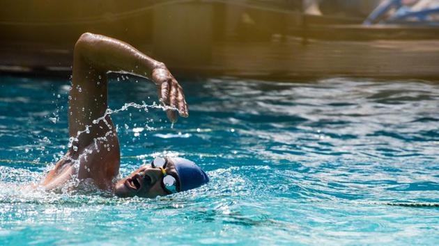 A contestant during the Swimathon organised by Champion aquatic club on February 17. (Sanket Wankhade/HT PHOTO)