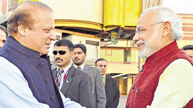 Narendra Modi warmly received by the Prime Minister of Pakistan Nawaz Sharif in Lahore.(PIB File Photo)