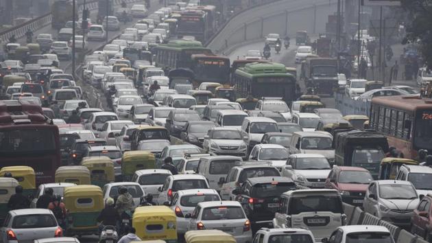 As per the diversion plan, the commuters going to Vasant Vihar can take Nelson Mandela Marg or use the other side of the road to reach their destination between 10 pm to 6 am. (Burhaan Kinu/HT PHOTO) As per the diversion plan, the commuters going to Vasant Vihar can take Nelson Mandela Marg or use the other side of the road to reach their destination between 10 pm to 6 am. (Burhaan Kinu/HT PHOTO)