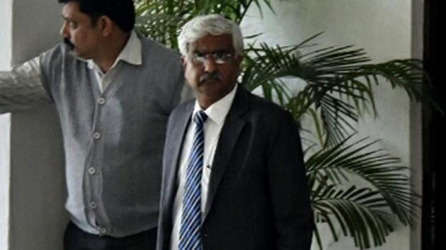 Delhi chief secretary Anshu Prakash alleged that Arvind Kejriwal, his deputy Manish Sisodia and 11 AAP MLAs were present at the meeting where they threatened to “implicate” him in false cases if the issue of releasing TV advertisements about the AAP government’s achievements was not resolved. (Sonu Mehta/HT Photo) Delhi chief secretary Anshu Prakash alleged that Arvind Kejriwal, his deputy Manish Sisodia and 11 AAP MLAs were present at the meeting where they threatened to “implicate” him in false cases if the issue of releasing TV advertisements about the AAP government’s achievements was not resolved. (Sonu Mehta/HT Photo)