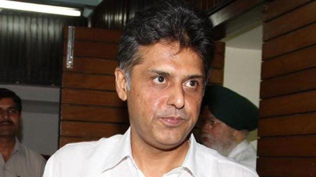 Senior Congress leader Manish Tewari attacked the Modi government for attempting to hide the enormity of the crisis afflicting the banking sector.(HT File Photo)
