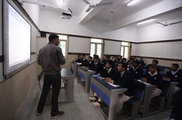 A smart class in Sarvodaya Bal Vidyalaya at Rouse Avenue in New Delhi.(Sonu Mehta/HT FILE) A smart class in Sarvodaya Bal Vidyalaya at Rouse Avenue in New Delhi.(Sonu Mehta/HT FILE)