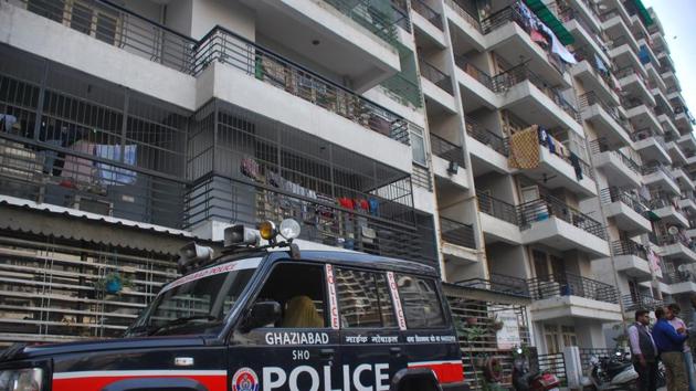 The woman and her husband stayed in a three-room apartment in GH-7 high-rise. (Sakib Ali/HT Photo) The woman and her husband stayed in a three-room apartment in GH-7 high-rise. (Sakib Ali/HT Photo)