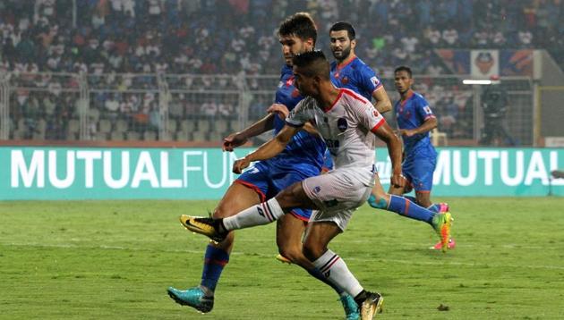 Kalu Uche’s late strike cancelled out Hugo Boumous’ opener as Delhi Dynamos held FC Goa to a 1-1 draw in an Indian Super League (ISL) match on Wednesday.(ISL / SPORTZPICS)