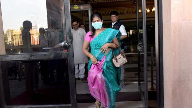MLA Rani Silautia leaves the assembly wearing mask after giving sample for swine flu test on Wednesday. (Prabhakar Sharma/HT PHOTO) MLA Rani Silautia leaves the assembly wearing mask after giving sample for swine flu test on Wednesday. (Prabhakar Sharma/HT PHOTO)