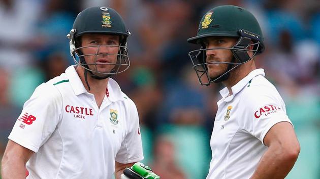 South Africa cricket team’s AB de Villiers will not play against Indian cricket team in the T20I series as he rests a knee injury, while Faf du Plessis (right) is working his way back to fitness after suffering a broken finger, and Quinton de Kock (not in picture) could return from a wrist injury in the ongoing series vs Virat Kohli and Co.(Getty Images)