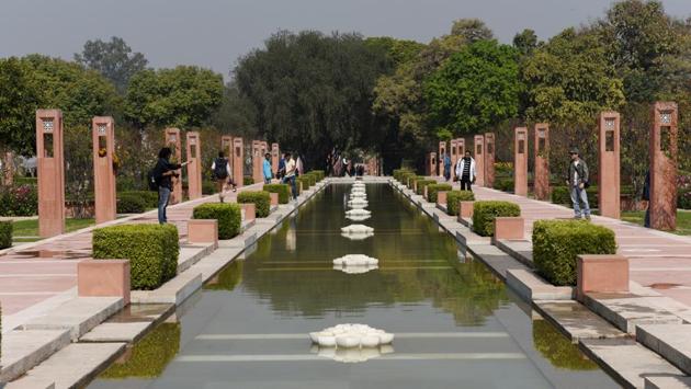 The garden is inspired by the Mughal tradition, employing lotus-shaped marble fountains and water flows amid geometric flower beds and raised sandstone pathways. The lake at the northern edge of the central axis will be a refuge for Delhi’s citizens with walks, seating and pavilions along the edge. (Vipin Kumar / HT Photo) The garden is inspired by the Mughal tradition, employing lotus-shaped marble fountains and water flows amid geometric flower beds and raised sandstone pathways. The lake at the northern edge of the central axis will be a refuge for Delhi’s citizens with walks, seating and pavilions along the edge. (Vipin Kumar / HT Photo)