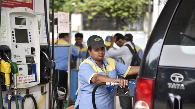 The ministry of petroleum and natural gas told the Supreme Court on Wednesday that the clean fuel would be supplied in all retail outlets of oil companies from April 1. (Hindustan Times) The ministry of petroleum and natural gas told the Supreme Court on Wednesday that the clean fuel would be supplied in all retail outlets of oil companies from April 1. (Hindustan Times)