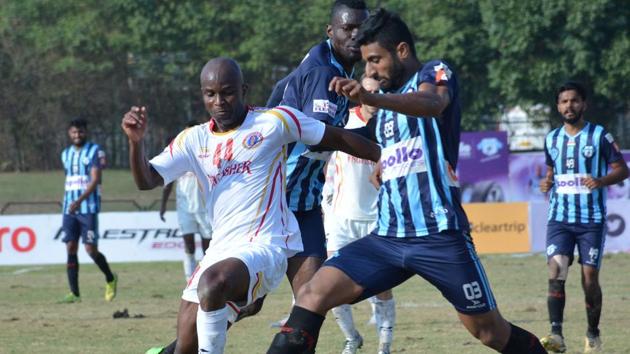 Minerva Punjab FC (in Blue) and East Bengal (in white) along with Neroa Fc are the title contenders in I-League.(Ht Photo)