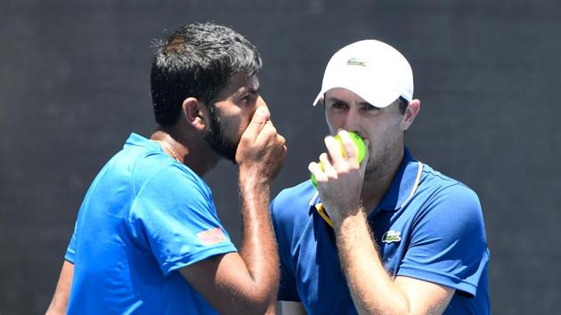Rohan Bopanna and Edouard Roger-Vasselin lost their Open 13 Provence semifinal 1-6 4-6 injust 51 minutes.(Getty Images)