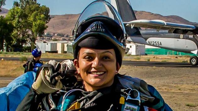 Shital Mahajan is a Fergusson College alumni, a Padmashri awardee, a world record holder in skydiving.(HT PHOTO)