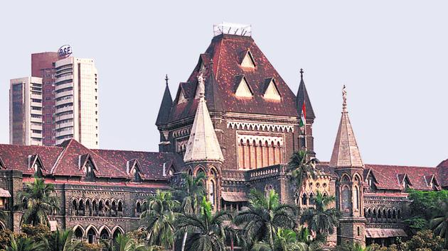 The Bombay high court on Thursday struck down the new eligibility rule introduced by the Director Medical Education and Research (DMER) prohibiting such students from getting admission to post-graduate medical and dental courses in the state.(HT FILE)