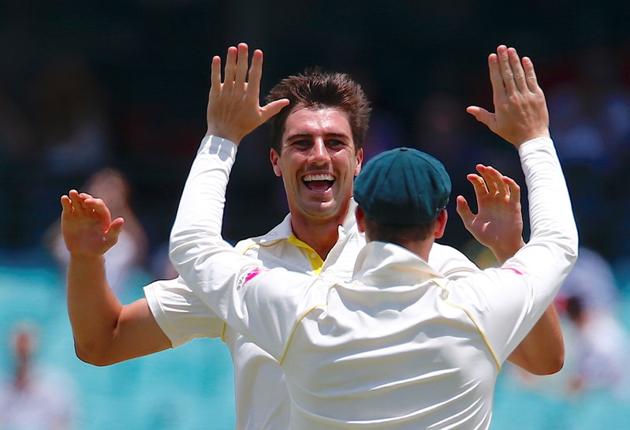 Cricket - Ashes test match - Australia v England - SCG, Sydney, Australia, January 8, 2018. Australia's Pat Cummins celebrates with team mates after dismissing England's Stuart Broad during the fifth day of the fifth Ashes cricket test match. REUTERS/David Gray(REUTERS)