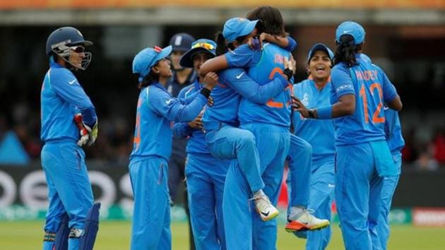 Live streaming of India vs South Africa, Women’s cricket 5th T20, Cape Town is available online. India are currently leading the five-match series 2-1.(Action Images via Reuters) Live streaming of India vs South Africa, Women’s cricket 5th T20, Cape Town is available online. India are currently leading the five-match series 2-1.(Action Images via Reuters)