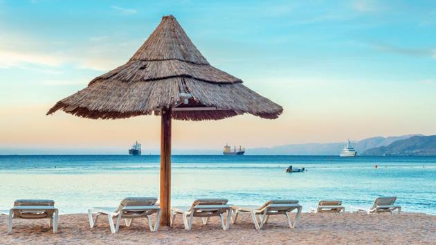 Eilat averages 360 sunny days a year and offers a wide range of accommodations.(Shutterstock)