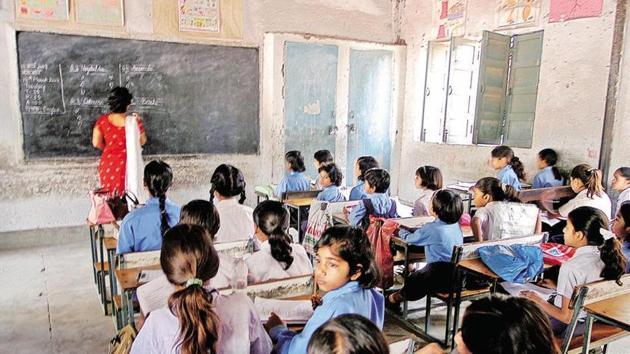 Alleging that the question insulted them, the teachers’ union of primary schools has threatened to approach the Allahabad high court on the issue.(HT Photo)