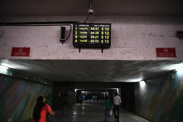 A CCTV camera installed at Turbhe Railway Station. (Bachchan Kumar/HT) A CCTV camera installed at Turbhe Railway Station. (Bachchan Kumar/HT)