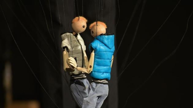 Italian artist Di Filippo Marionette performs a puppet show, ‘Hanging by a thread’ during the ongoing Ishara International Puppet Theatre Festival at India Habitat Centre. The ongoing festival celebrates its 16th anniversary and features artists from various countries who performed on the unique genres of puppetry. (Sanchit Khanna / HT Photo) Italian artist Di Filippo Marionette performs a puppet show, ‘Hanging by a thread’ during the ongoing Ishara International Puppet Theatre Festival at India Habitat Centre. The ongoing festival celebrates its 16th anniversary and features artists from various countries who performed on the unique genres of puppetry. (Sanchit Khanna / HT Photo)