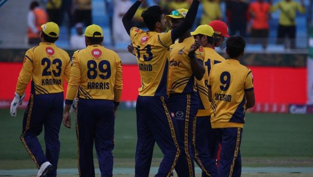 Peshawar Zalmi players celebrate after defeating Islamabad United in a Pakistan Super League.(Twitter)