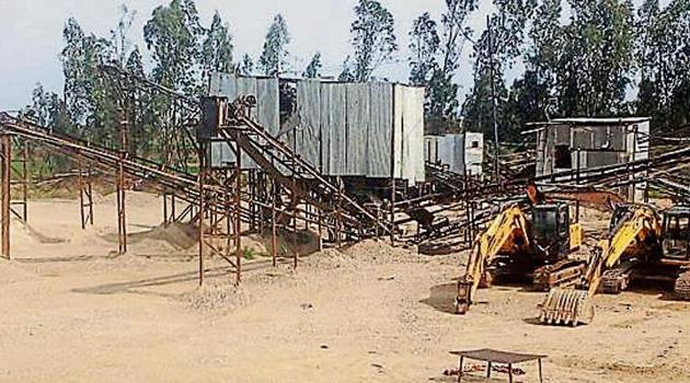A stone-crushing unit defunct near Pathankot. (HT Photo) A stone-crushing unit defunct near Pathankot. (HT Photo)