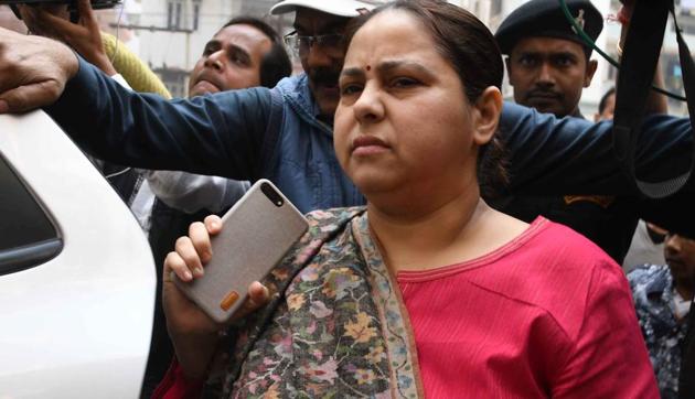 Rashtriya Janata Dal leader and MP Misa Bharti during a meeting with the investigating officer in the money laundering case in Patna.(HT File Photo)