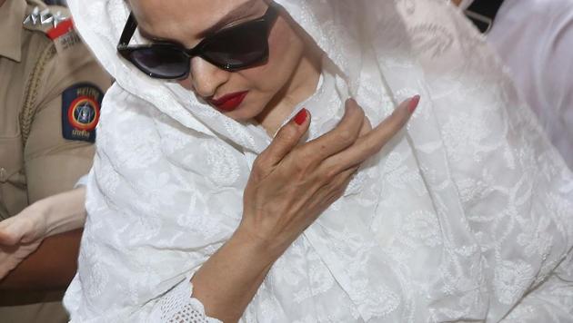 Bollywood actor Rekha arrives at Anil Kapoor’s residence in Mumbai following Sridevi’s death. An autopsy was conducted late Sunday night and a chartered flight has flown to Dubai to bring the deceased actor to India for her funeral at Mumbai’s Pawan Hans in Juhu, Ville Parle. Sridevi, died in a Dubai hotel on February 24, due to accidental drowning. (Sujit Jaiswal / AFP) Bollywood actor Rekha arrives at Anil Kapoor’s residence in Mumbai following Sridevi’s death. An autopsy was conducted late Sunday night and a chartered flight has flown to Dubai to bring the deceased actor to India for her funeral at Mumbai’s Pawan Hans in Juhu, Ville Parle. Sridevi, died in a Dubai hotel on February 24, due to accidental drowning. (Sujit Jaiswal / AFP)