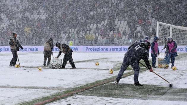 Juventus Serie A Game Vs Atalanta Snowed Off As Blizzard Hits Turin Football News Hindustan Times