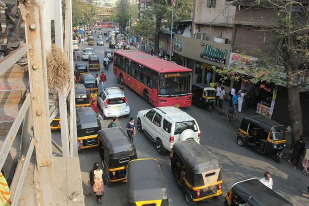 Illegally parked autos, and civic buses have made commuting nightmare on the east side on Thane station.(Praful Gangurde)