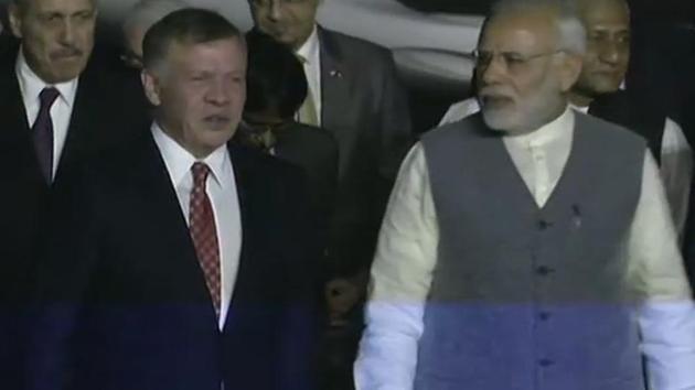 Prime Minister Narendra Modi receives Jordan’s King Abdullah II bin Al-Hussein in New Delhi on Tuesday. He is on a three-day visit to India.(ANI Twitter) Prime Minister Narendra Modi receives Jordan’s King Abdullah II bin Al-Hussein in New Delhi on Tuesday. He is on a three-day visit to India.(ANI Twitter)