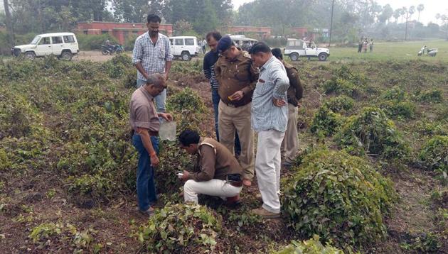 Policemen at the spot where the girl was found unconscious.(HT photo)