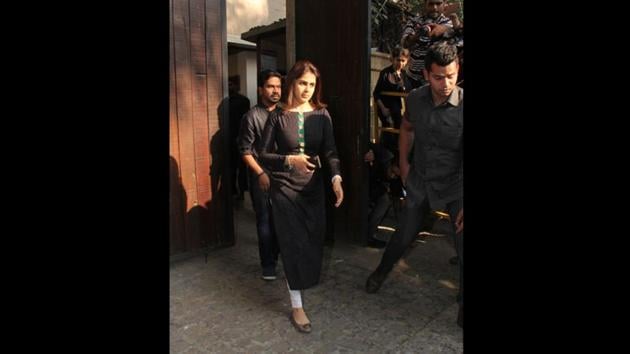Genelia D’Souza arrives at Anil Kapoor’s Juhu residence. (Pramod thakur / HT Photo) Genelia D’Souza arrives at Anil Kapoor’s Juhu residence. (Pramod thakur / HT Photo)