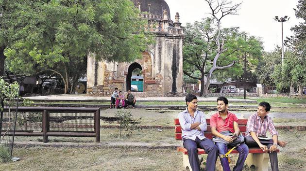 A Lodhi-era tomb in south Delhi’s Lado Sarai.(Mayank Austen Soofi / HT Photo)