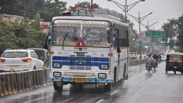 Fee collected for issuing fitness certicates and other such taxes of nearly 200 old vehicles is not submitted with the RTO.(HT Photo)
