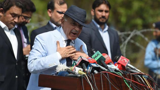 Muhammad Shehbaz Sharif (C), current chief minister of Punjab province and brother of Pakistan’s Prime Minister Nawaz Sharif, addresses the media.(AFP File Photo) Muhammad Shehbaz Sharif (C), current chief minister of Punjab province and brother of Pakistan’s Prime Minister Nawaz Sharif, addresses the media.(AFP File Photo)