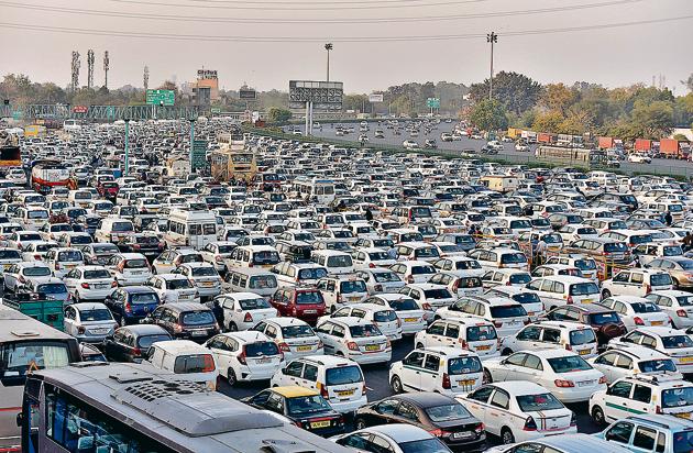 The NHAI, in February, had granted permission to the Gurgaon police to execute lane diversion arrangements on a trail basis to streamline traffic movement by separating toll paying commercial vehicles from non-commercial vehicles, which used to create snarls. (Sanjeev Verma/HT FILE PHOTO) The NHAI, in February, had granted permission to the Gurgaon police to execute lane diversion arrangements on a trail basis to streamline traffic movement by separating toll paying commercial vehicles from non-commercial vehicles, which used to create snarls. (Sanjeev Verma/HT FILE PHOTO)