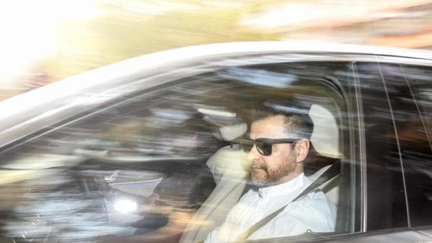 Sridevi’s brother-in-law Sanjay Kapoor arrives at Celebration Sports Club. After Sanjay Kapoor, Sonam Kapoor reached the prayer hall with Anand Ahuja, as did Sonam’s sister Rhea and brother Harshvardhan Kapoor. (Shashi S kashyap / HT Photo) 
