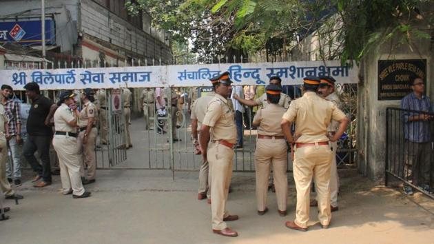 Tight police presence is seen outside the Vile Parle cremation ground where Sridevi’s funeral is scheduled to take place in Mumbai. (Pramod Thakur / HT Photo) 