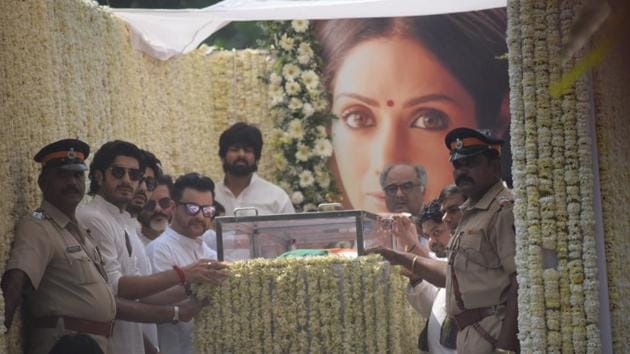 Producer Boney Kapoor and actors Anil Kapoor, Arjun Kapoor, Sanjay Kapoor and Mohit Marwah accompany the body of late actress Sridevi to the Vile Parle Seva Samaj Crematorium and Hindu Cemetery for cremation in Mumbai.(IANS)