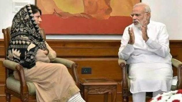 J-K Chief Minister, Mehbooba Mufti discussed the overall situation in the State with Prime Minister, Narendra Modi.(HT File Photo)