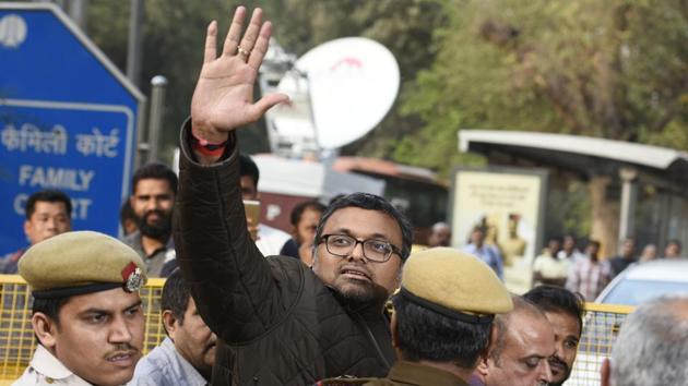 Businessman Karti Chidambaram, son of former finance minister P Chidambaram, being taken Patiala House Courts by the CBI on Wednesday. (Sushil Kumar/ HT) Businessman Karti Chidambaram, son of former finance minister P Chidambaram, being taken Patiala House Courts by the CBI on Wednesday. (Sushil Kumar/ HT)