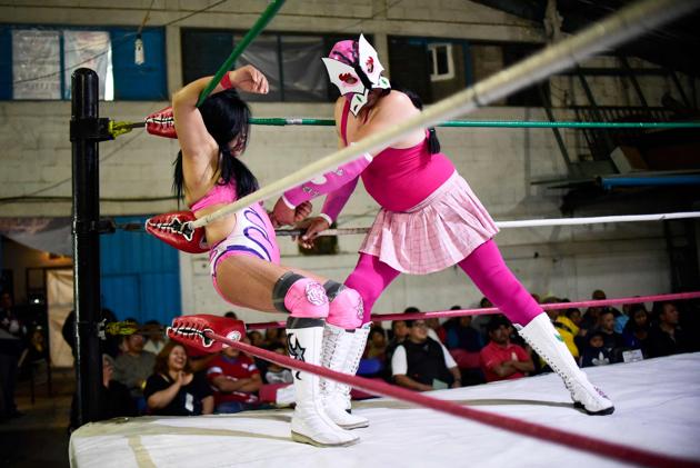 mexico-wrestling-women_22f5a2b8-1c45-11e8-ba26-4f9ea6a8f74e.jpg